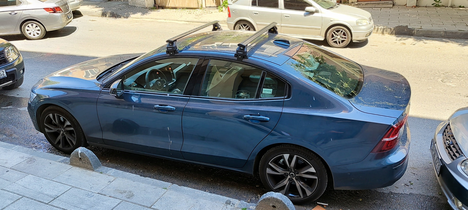 For Volvo S60 Sedan Roof Rack Cross Bar Normal Roof Alu Black 2019- Up For Volvo S60 Sedan Roof Rack Cross Bar Normal Roof Alu Black 2019- Up